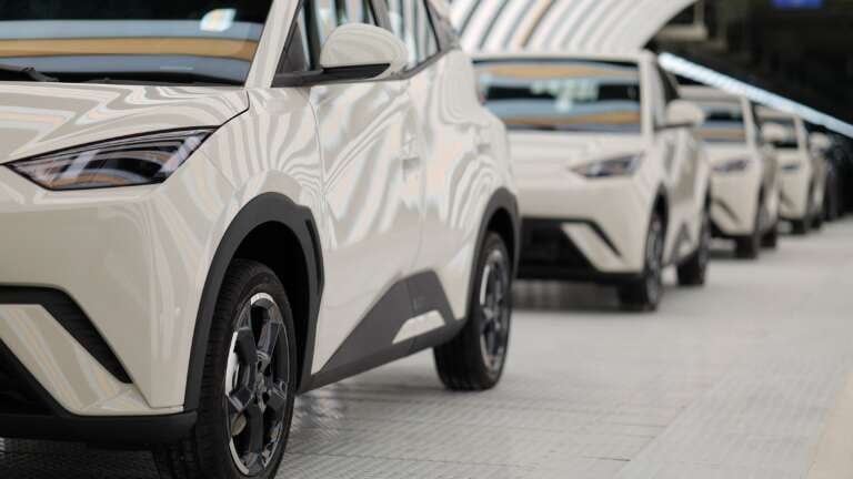 to-proto-ilektriko-tis-byd-vgainei-apo-ti-grammi-paragogis-sti-vrazilia-766418