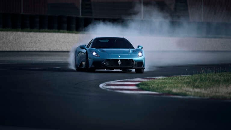 i-nea-maserati-pou-psachneis-na-vreis-tis-allages-767136