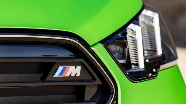 i-bmw-pou-tapeinonei-ta-panta-stin-katigoria-tis-einai-1i-se-poliseis-stin-ellada-766497