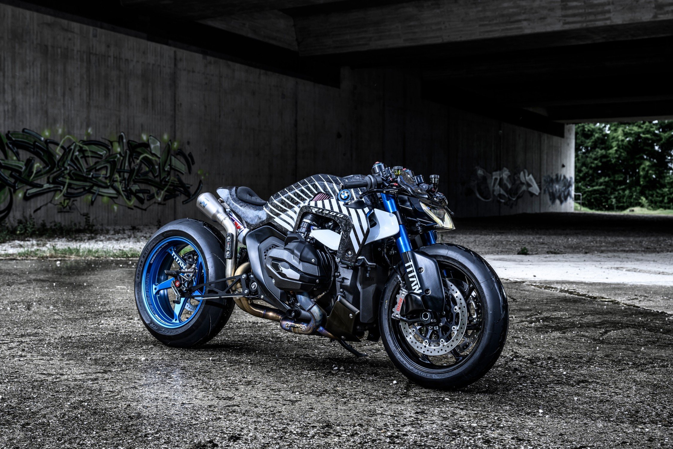 BMW